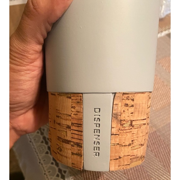 Modern Classic Contemporary Bathroom Accessories Lotion Pump/Soap Dispenser - Picture 3 of 4